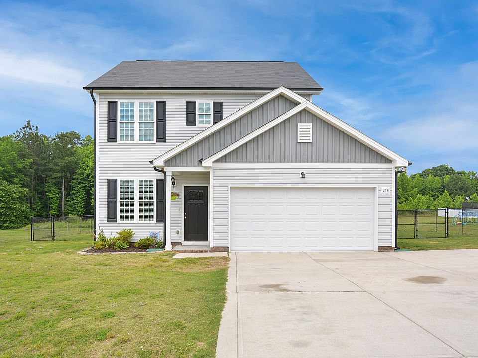 1st image of 218 Day Lily St
