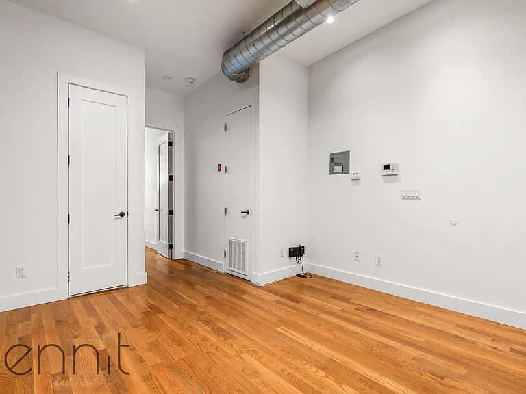 638 Wilson Ave #2L — Photo 2