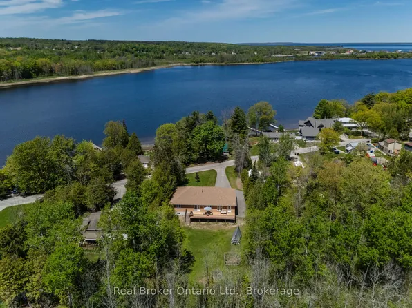 115 Mitchells Beach Rd, Tay, ON L0K 2A0