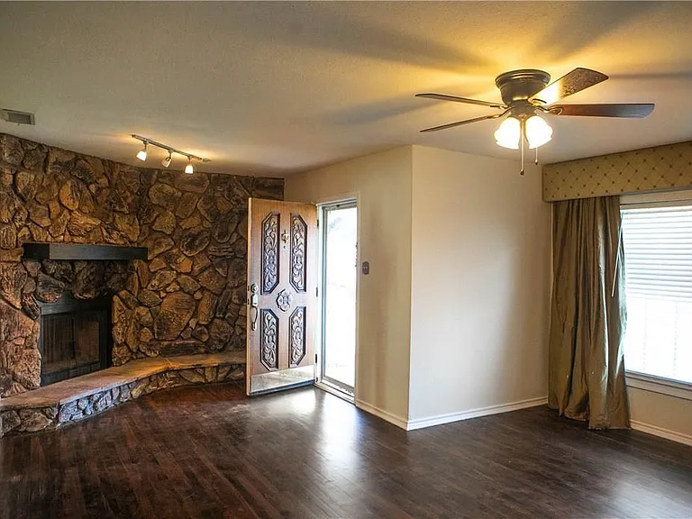 1325 Smilax Ave — Photo 2