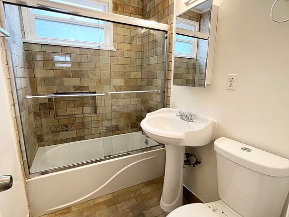 4th image of 2129 Ocean Ave #6