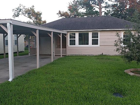 Front Yard at 207 Farrer St