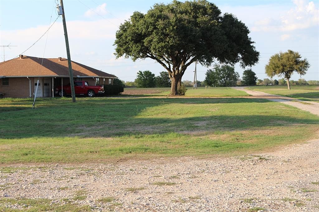 13605 Highway 36, Wallis, TX 77485 Zillow