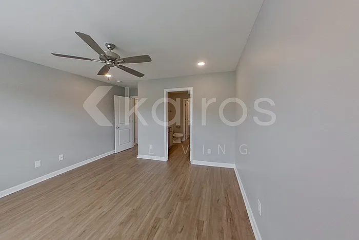 371 Angela St — Photo 13