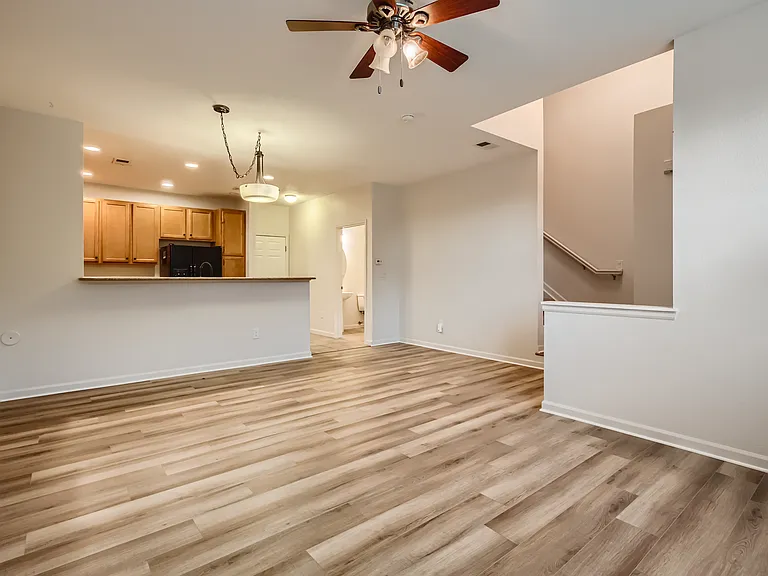 1753 S Buchanan Cir — Photo 3