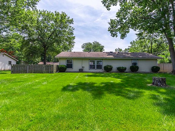 2nd image of 6815 Forestwood Dr