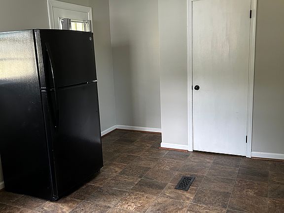 3rd image of 1607 Main St #A