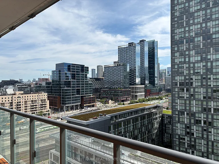 170 Fort York Blvd #1406 — Photo 9