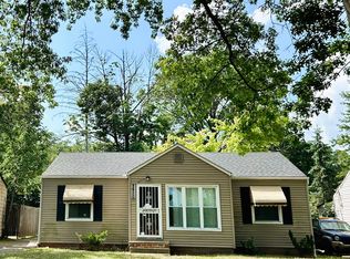 2450 Greenvale Rd, Cleveland, OH 44121
