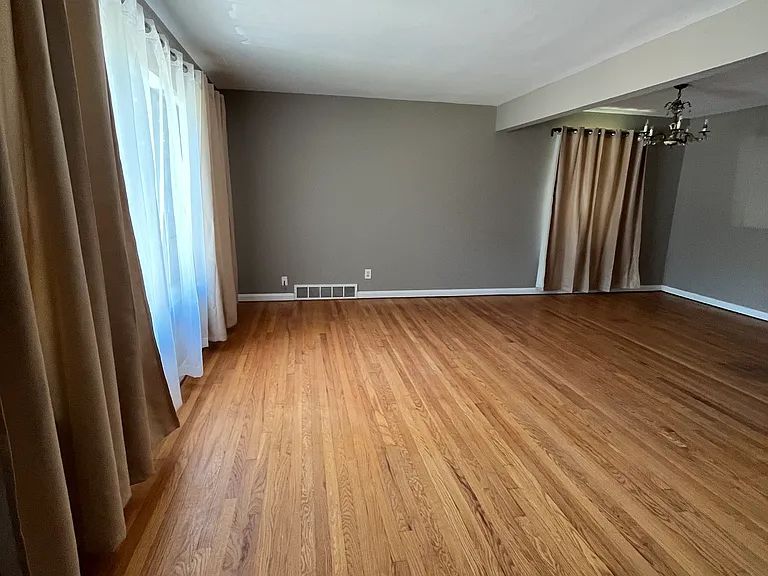 7120 Amherst Ave #7120 — Photo 2
