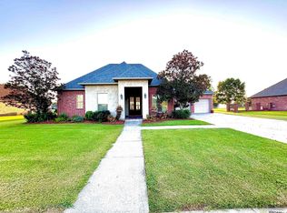 9661 Belle Place Cir, Maurice, LA 70555
