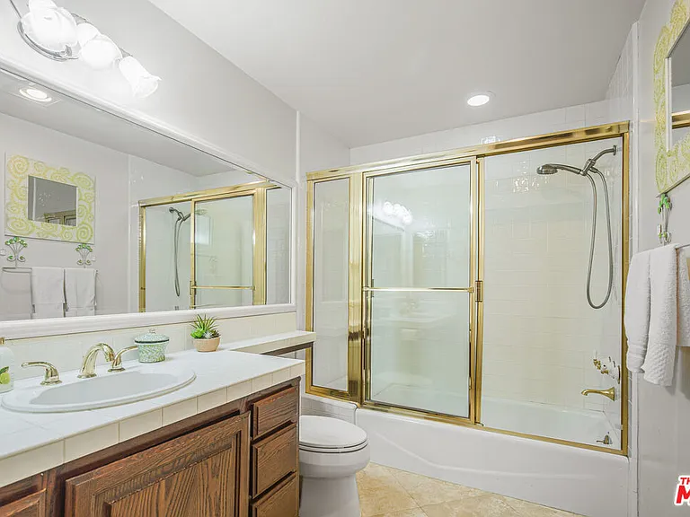 6111 County Oak Rd — Photo 32