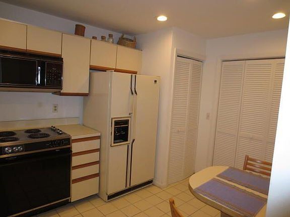 4th image of 7535 La Paz Blvd APT 307