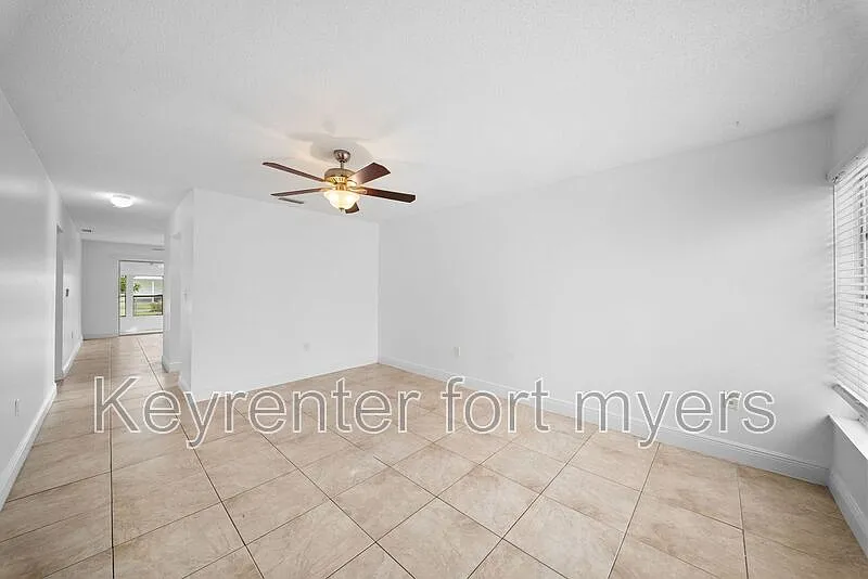 2 bed, 1.0 bath, 1036 sqft, $1,300 — Photo 3