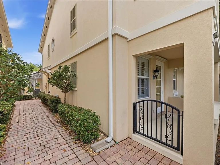 8108 Josefa Way — Photo 3