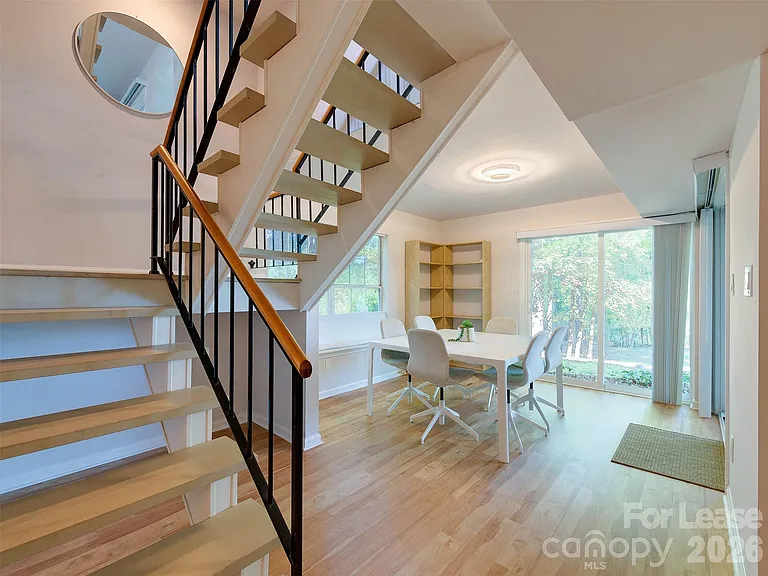 9006 Saint Thomas Ln — Photo 31