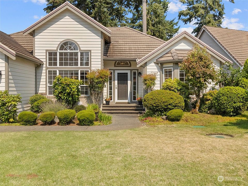 1st image of 9218 Vancouver Drive NE