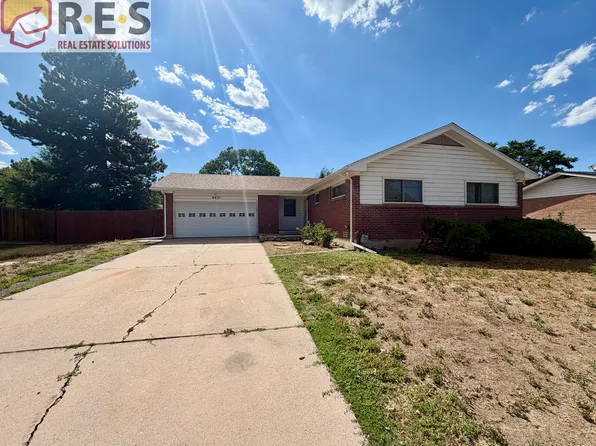 6631 S Race Cir W, Centennial, CO 80121