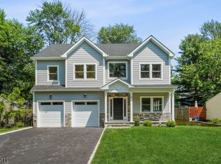 16 Deerfield Rd, Livingston, NJ 07039