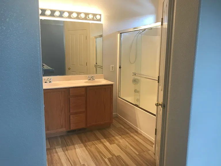 3944 Cloverbrook Dr — Photo 13