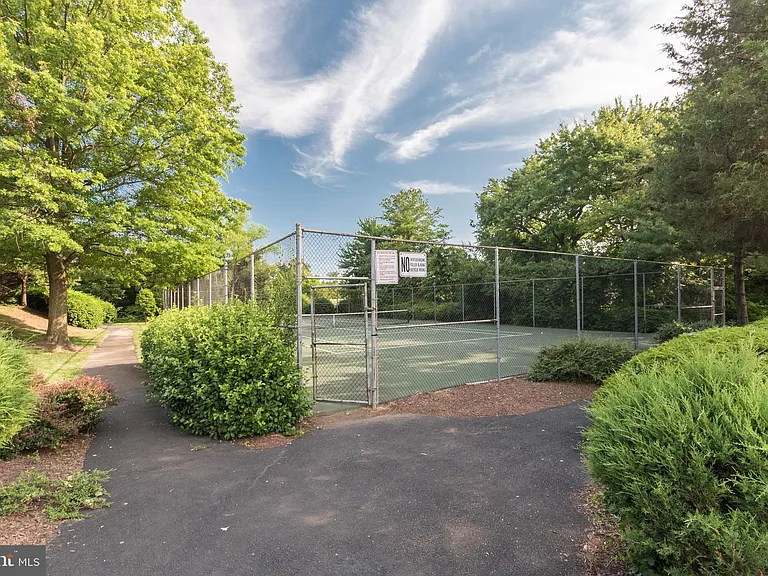 3946 Rosebay Ct — Photo 35