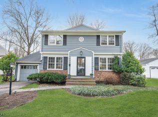 110 Primrose Dr, New Providence, NJ 07974