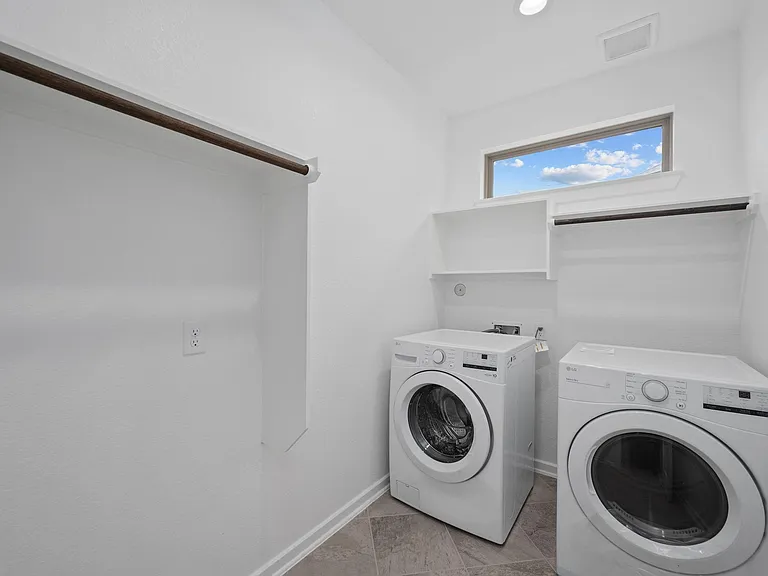 932 Malibu Shore Ln — Photo 16