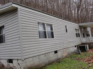 2593 State Route 302, Van Lear, KY 41265