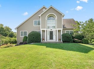 190 Windsor Rd, Fishkill, NY 12524