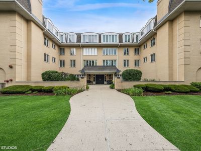 75 S 6th Ave APT 301, La Grange, IL, 60525