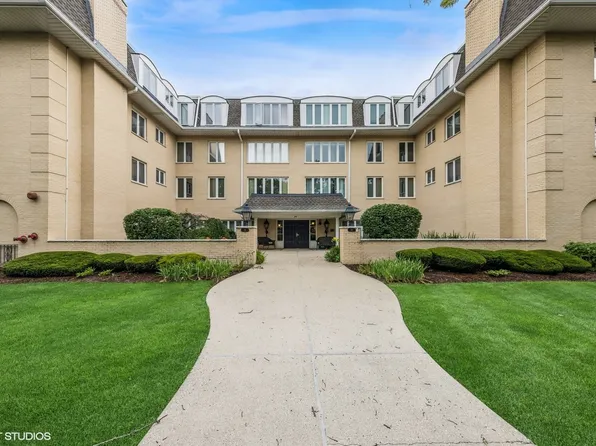 75 S 6th Ave APT 301, La Grange, IL 60525