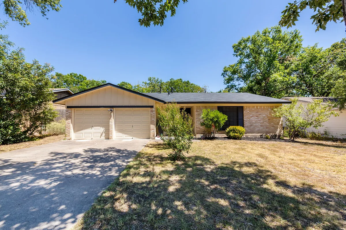 Building Photo - 7107 Barnsdale Way