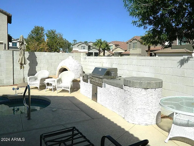 17210 W Elm St — Photo 6