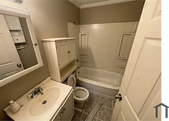 3101 Avenue J — Photo 8