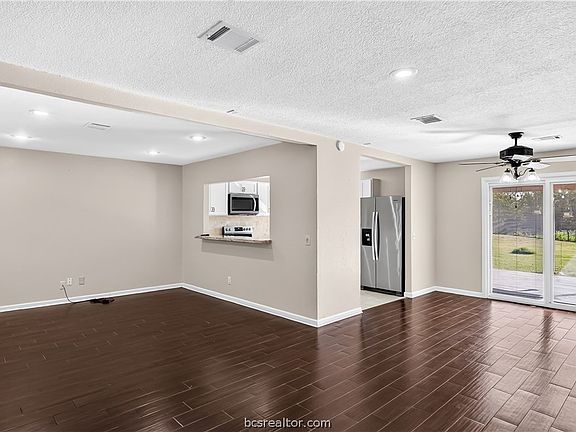 5th image of 511 Lakeview St