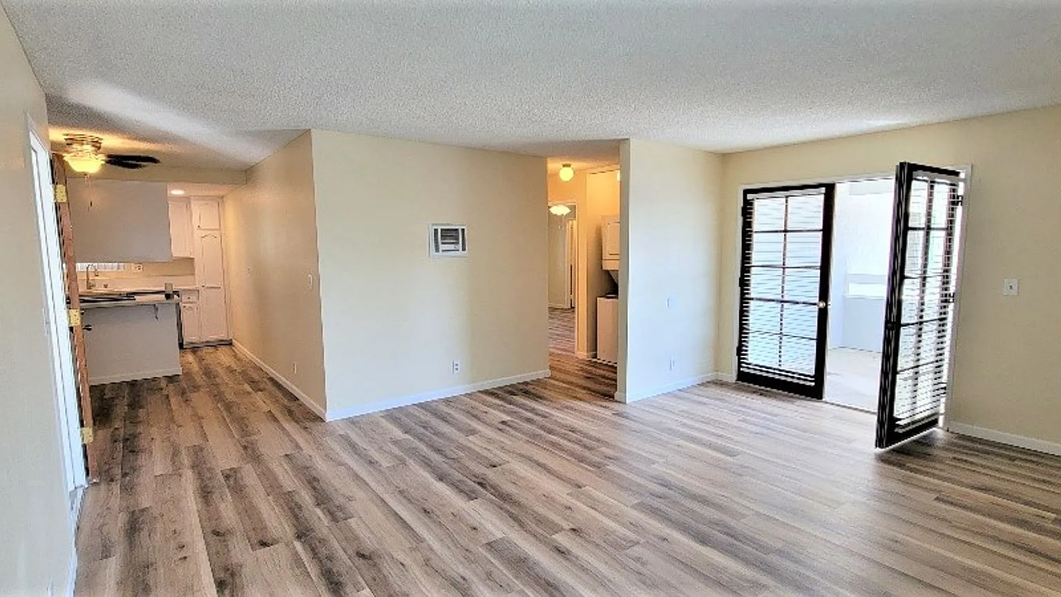 Highland Avenue 4452 (1-5) — Photo 4