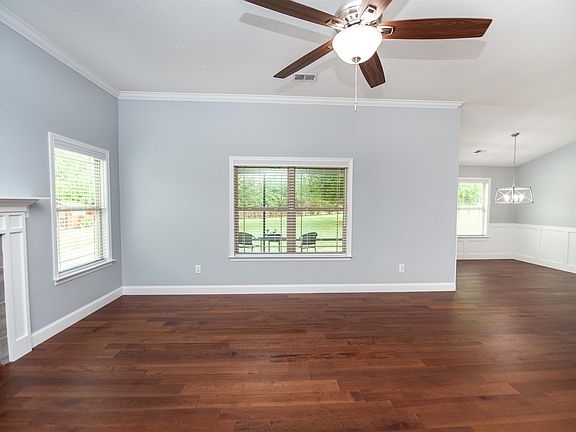 5th image of 215 Zoar Heights Rd