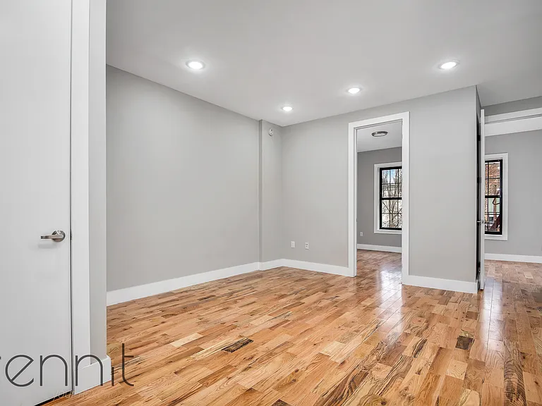 553 E 26th St #2R — Photo 1