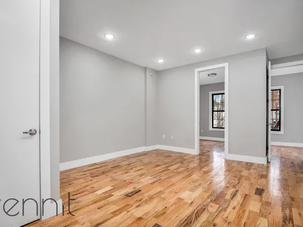 553 E 26th St #2R, Brooklyn, NY 11210