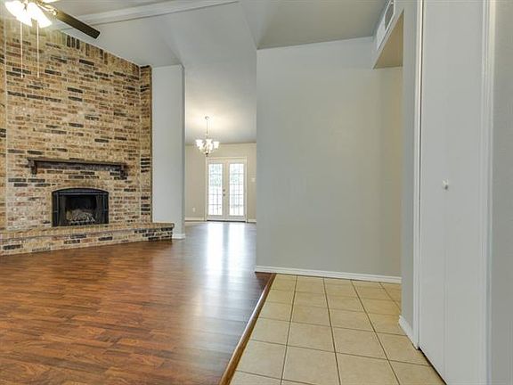 4th image of 2837 Oxford Ln