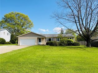 2281 Weymouth Rd, Hinckley, OH 44233