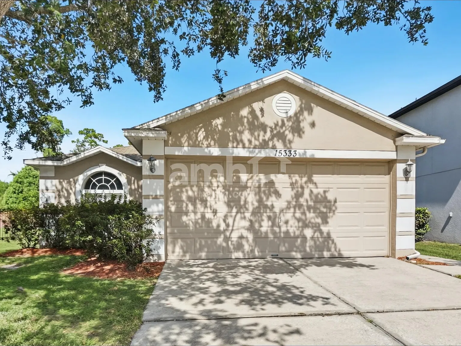 3 bed, 2.0 bath, 1390 sqft, $2,370 — Photo 1