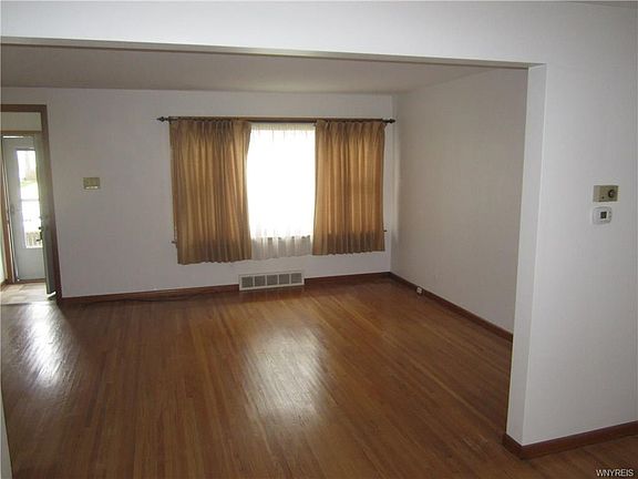 5th image of 265 Hampton Pkwy