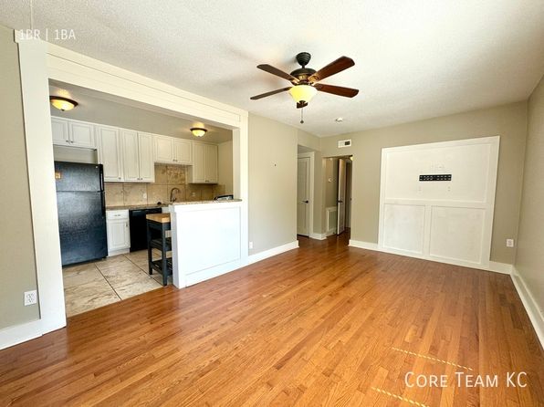 4328 Roanoke Pkwy #306