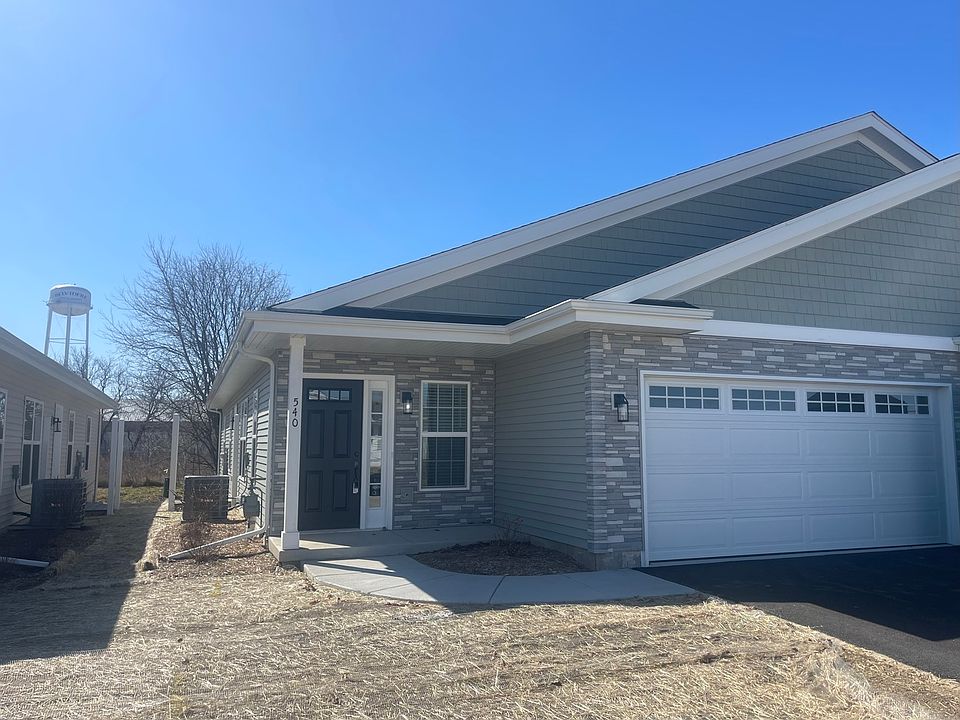 2nd image of 552 Fuller Ln