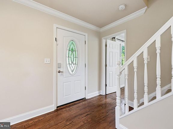 3rd image of 13818 Hanover Pike
