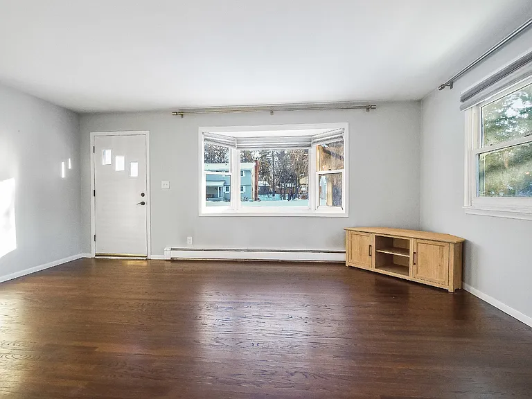 1909 Stowe Ave — Photo 5