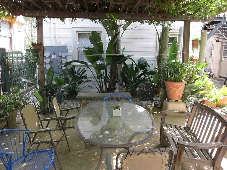 553 S 6th St #A — Photo 12