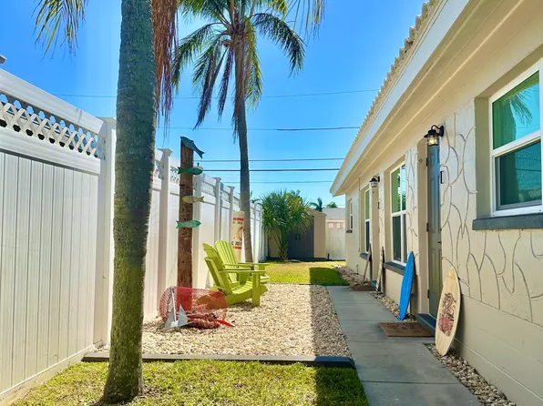 11370 2nd St E APT 2, Saint Petersburg, FL 33706