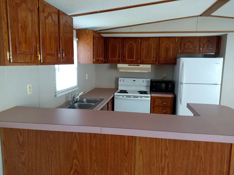 Find Your Next Pet-Friendly Home in Johnson City New & Budget-Friendly Options — Photo 9